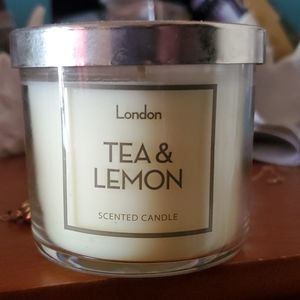 Bath and body works tester candle